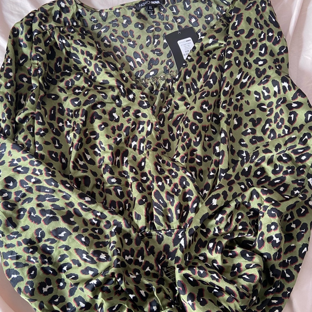 Fashion Nova Cheetah Long sleeve Blouse